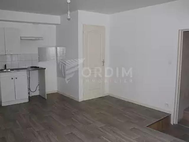 Chichée 89800 Location appartement 2 pièces t2 au dernier étage