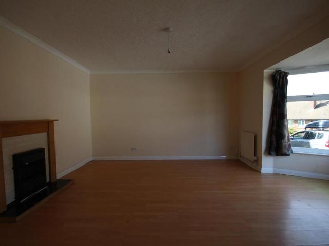 Chichester Close, Hove 3 bed semi detached house to rent £1,995 pcm £460 pw