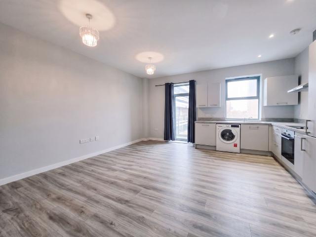 Chichester Road, Southend On Sea SS1, 2 bed flat to rent, £1,175 pcm | PrimeLocation