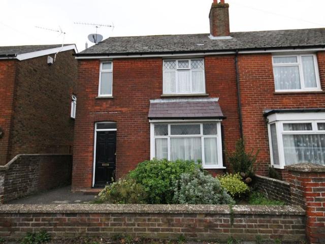 Chichester Studio to rent £850 pcm £196 pw