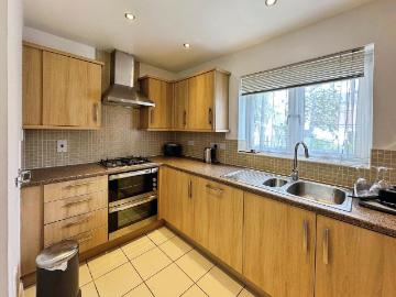 Chieftain Way, Cambridge, CB4 2 bed apartment to rent £1,550 pcm £358 pw