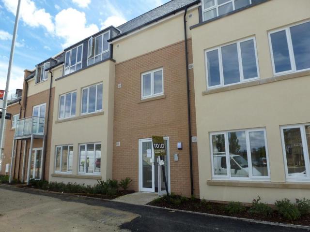 Chieftain Way, Cambridge, CB4 2 bed flat to rent £1,600 pcm £369 pw