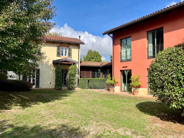 chieri – villa d’epoca con giardino privato e vista panoramica