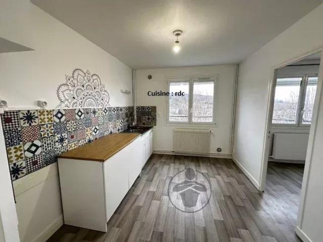 CHIGNY LES ROSES 51500 Maison avec 2 appartements loués