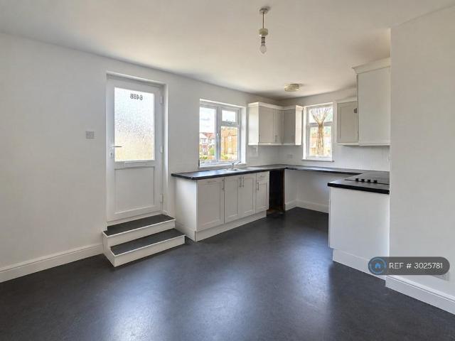 Chigwell Road, Woodford Green, IG8 3 bed maisonette to rent £2,000 pcm £462 pw
