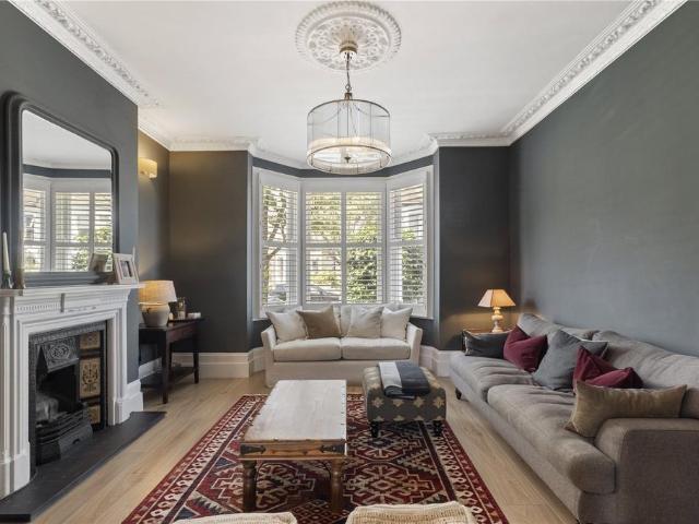 Childebert Road, SW17 4 bed terraced house to rent £6,500 pcm £1,500 pw