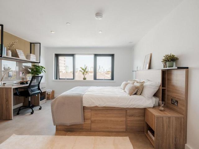 Childers Street, Deptford, London, SE8 Studio to rent £1,274 pcm £294 pw