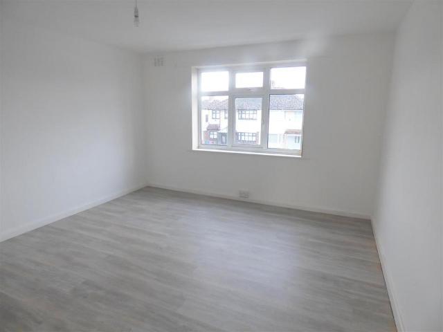 Childwall Lane, Huyton with Roby. 2 bed apartment to rent £695 pcm £160 pw