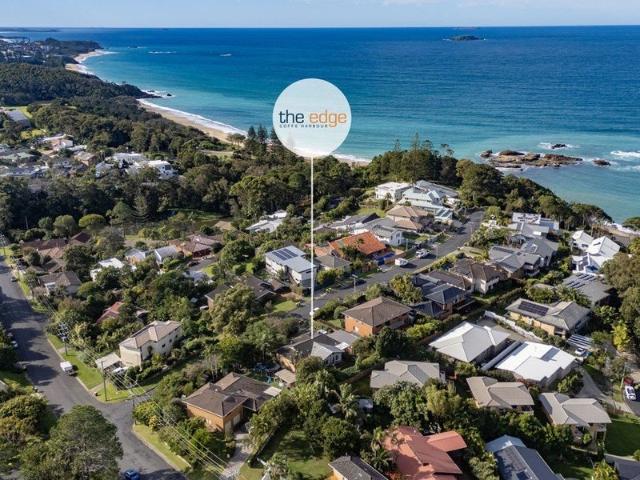 Chilled Beachside Home in Korora.