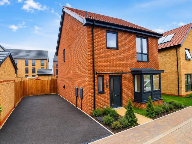 Chillingham Grove, Whitehouse, Milton Keynes MK8, 3 bed detached house to rent, £2,000 pcm | PrimeLocation