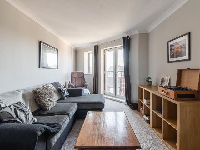 Chillingham Road, Heaton, Newcastle Upon Tyne NE6, 3 bed flat to rent, £1,500 pcm | PrimeLocation