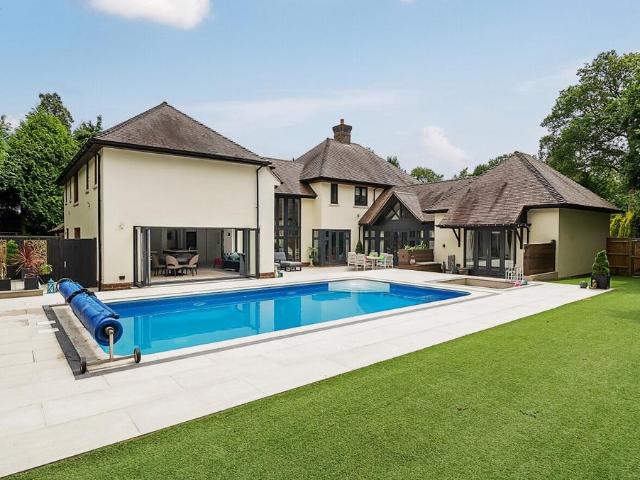 Chilworth Road, Southampton SO16 7 bed detached house to rent £6,500 pcm £1,500 pw