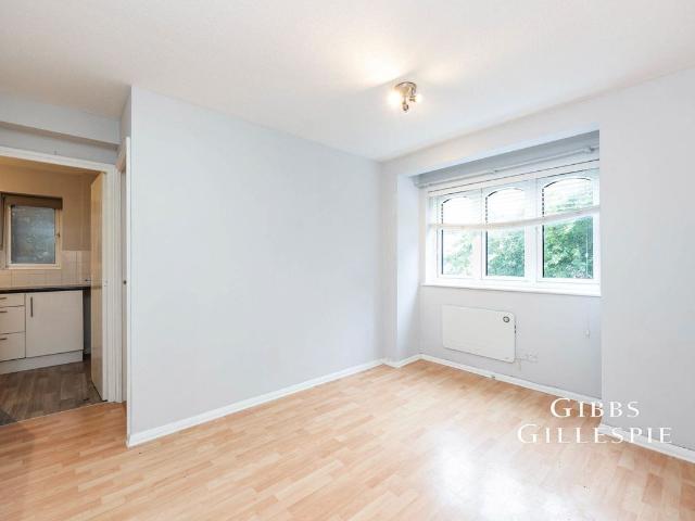 Chiltern View Road, Uxbridge UB8, 1 bed flat to rent, £1,200 pcm | PrimeLocation