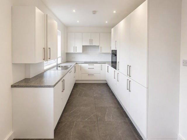 Chiltern Way, Tonbridge TN9, 2 bed maisonette to rent, £1,650 pcm | PrimeLocation