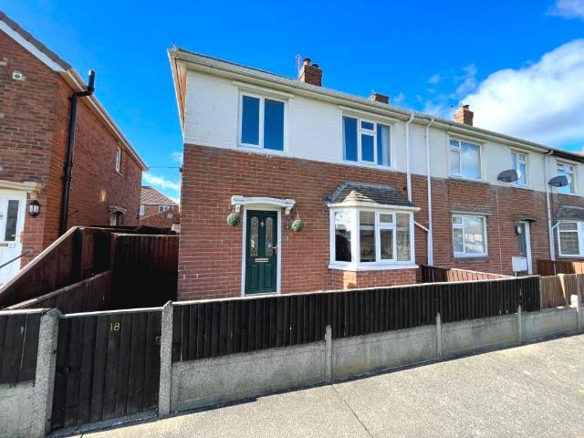 Chiltern Avenue, Chester Le Street, DH2 3 bed end of terrace house to rent £850 pcm £196 pw