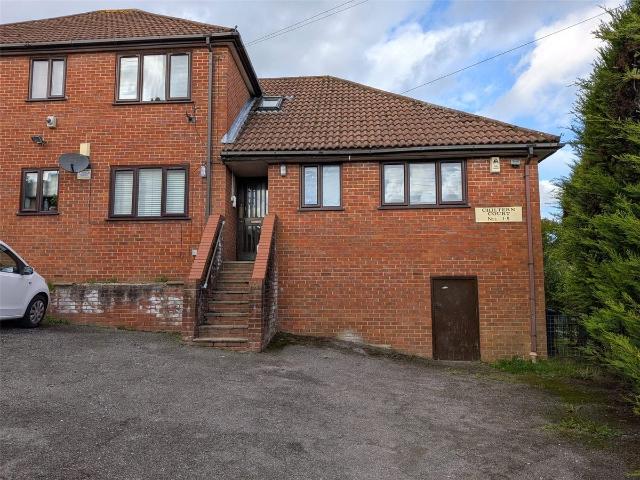 Chiltern Avenue, High Wycombe, Buckinghamshire HP12, 1 bed flat to rent, £1,100 pcm | PrimeLocation
