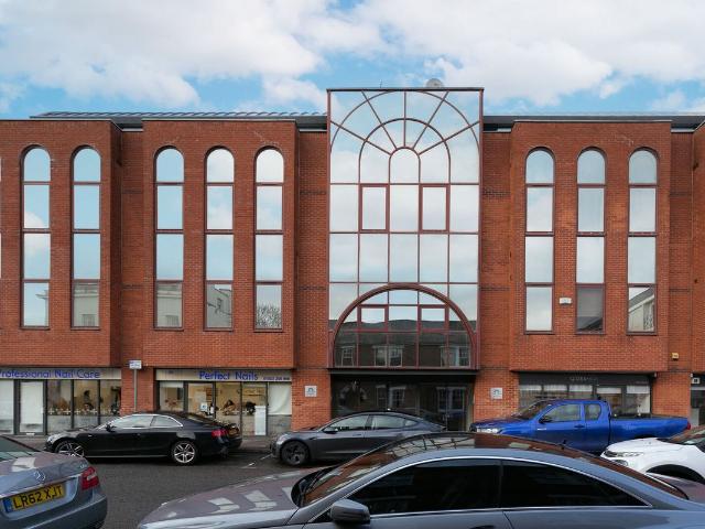 Chiltern Court, Watford WD18, 1 bed flat to rent, £1,300 pcm | PrimeLocation
