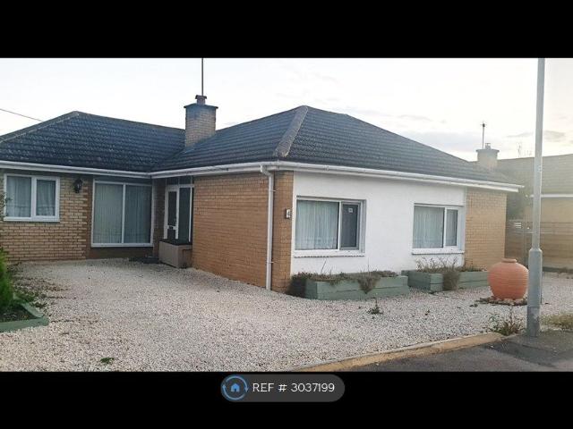 Chiltern Court, Winslow, Buckingham MK18, 4 bed bungalow to rent, £1,795 pcm | PrimeLocation