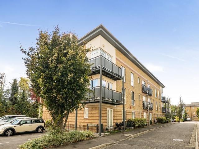 Chiltern Close, Watford WD18, 1 bed flat to rent, £1,350 pcm | PrimeLocation