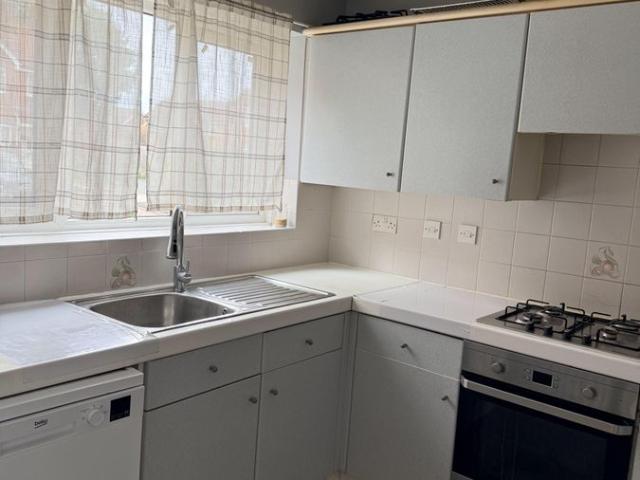 Chiltern Close, Worcester Park, United Kingdom KT4, 3 bed semi detached house to rent, £2,295 pcm | PrimeLocation