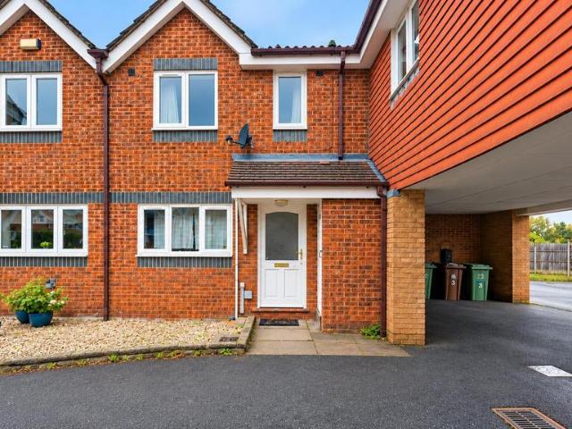 Chiltern Close, Worcester Park, KT4 3 bed end of terrace house to rent £2,245 pcm £518 pw