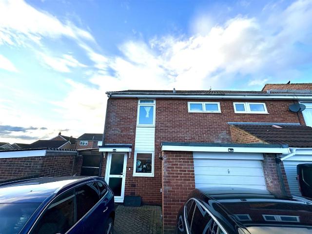 Chiltern Close, Melksham SN12, 3 bed end terrace house to rent, £1,250 pcm | PrimeLocation
