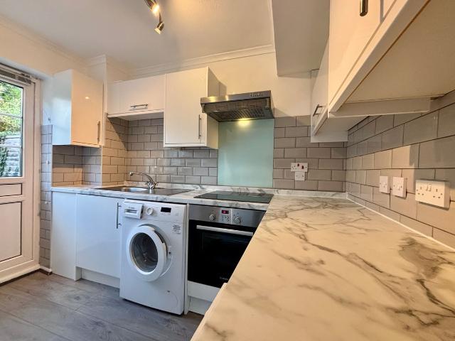 Chiltern Gardens, Bromley BR2, 3 bed property to rent, £2,150 pcm | PrimeLocation