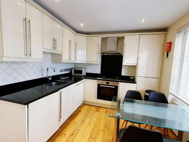 Chiltern Street, London W1U, 3 bed flat to rent, £4,500 pcm | PrimeLocation