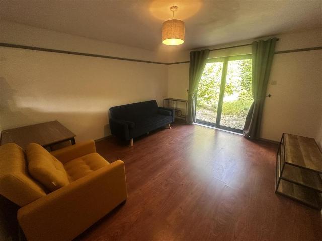 Chime Bank, Manchester 1 bed semi detached house to rent £1,100 pcm £254 pw