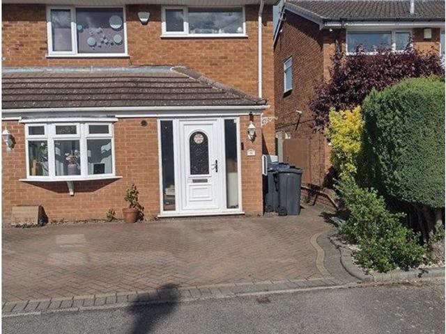 Chimes Close, Birmingham B33, 3 bed shared accommodation to rent, £1,400 pcm | PrimeLocation