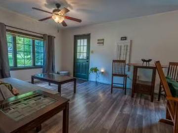 Chinaberry Drive, Fredericksburg, VA