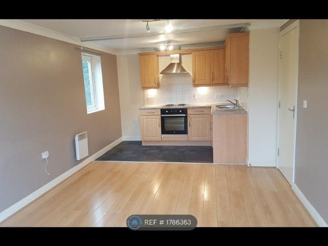 Chingford, London E4, 2 bed flat to rent, £1,800 pcm | PrimeLocation