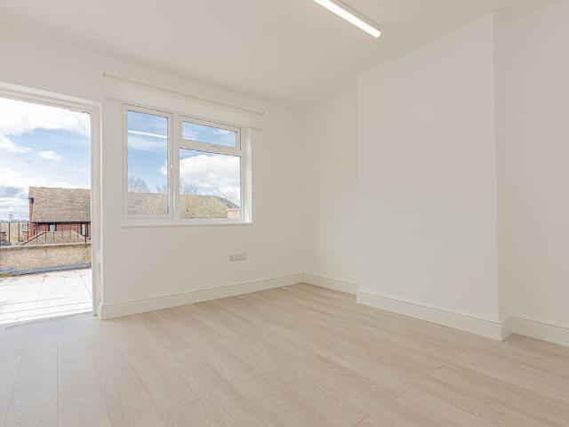 Chingford Mount Road, Chingford E4, 3 bed flat to rent, £2,383 pcm | PrimeLocation