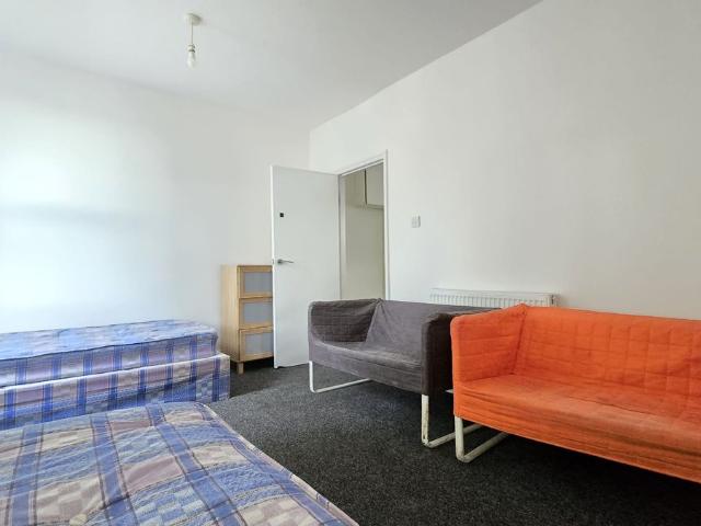 Chingford Mount Road, Chingford E4, 1 bed flat to rent, £1,595 pcm | PrimeLocation