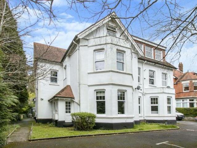 Chine View, Bournemouth, BH4 2 bed flat to rent £1,200 pcm £277 pw