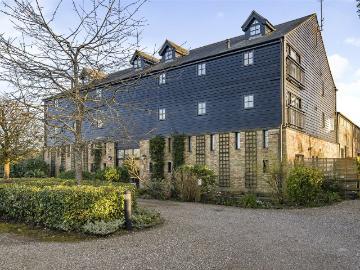 Chine Farm Place, Main Road, Knockholt, Kent TN14, 2 bed flat to rent, £2,300 pcm | PrimeLocation