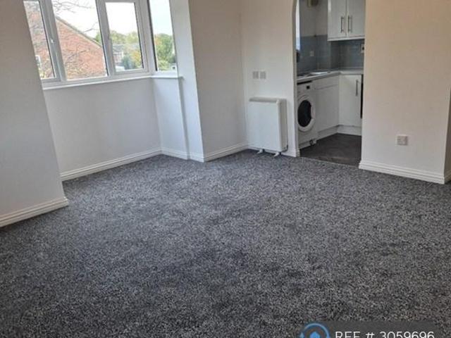 Chinook, Highwoods, Colchester, CO4 2 bed maisonette to rent £995 pcm £230 pw