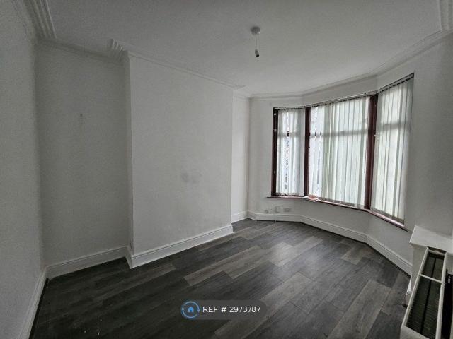 Chinley Avenue, Manchester M40, 3 bed terraced house to rent, £1,150 pcm | PrimeLocation