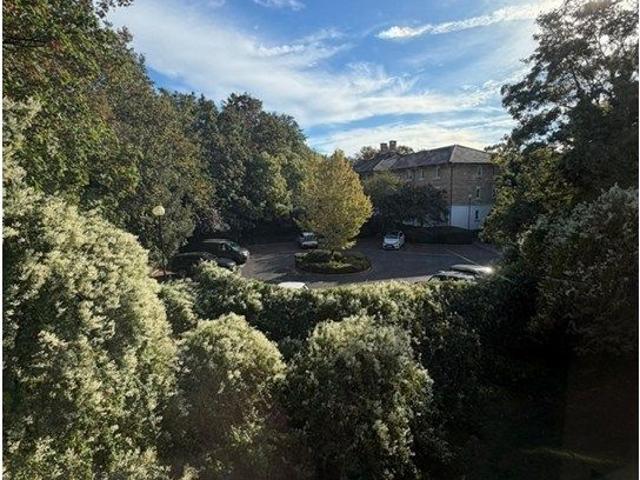 Chipstead Close, Sutton SM2, 1 bed flat to rent, £1,500 pcm | PrimeLocation