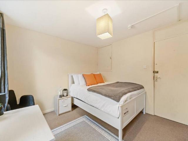 Chippenham Road, London W9 1 bed in a house share to rent £1,400 pcm £323 pw
