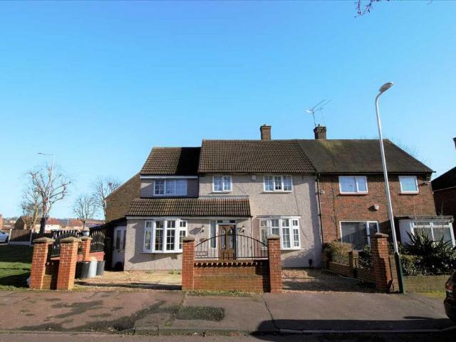 Chippenham Road, Romford 4 bed semi detached house to rent £2,300 pcm £531 pw