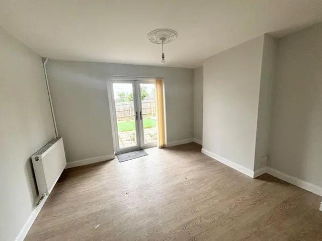 Chipperfield Drive, Kingswood