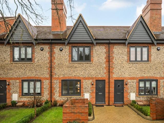 Chipperfield, Kings Langley WD4, 4 bed terraced house to rent, £2,950 pcm | PrimeLocation