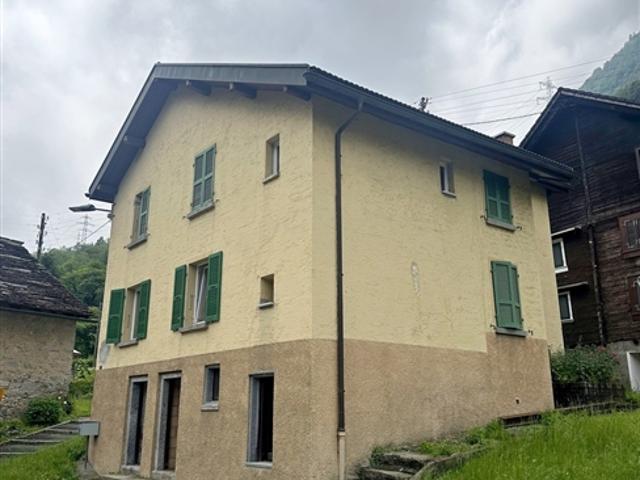 CHRONISCH FAIDO Einfamilienhaus 7,5 Zimmer