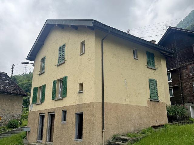 CHRONISCH FAIDO Einfamilienhaus 7,5 Zimmer