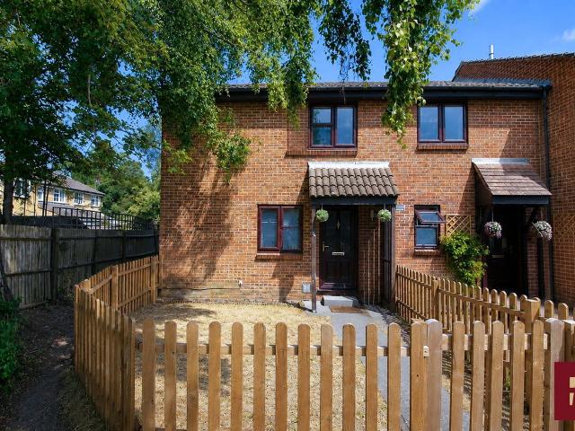 Chisbury Close, Bracknell RG12, 1 bed terraced house to rent, £1,200 pcm | PrimeLocation