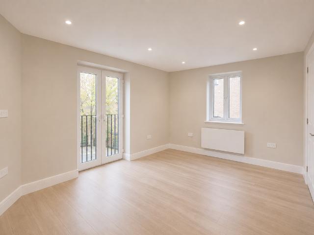 Chislehurst BR7, 3 bed flat to rent, £1,800 pcm | PrimeLocation