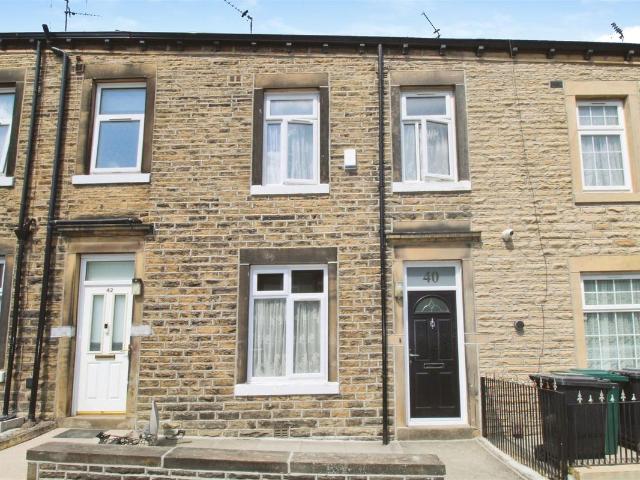 Chislehurst Place, Bradford BD5, 3 bed terraced house to rent, £850 pcm | PrimeLocation