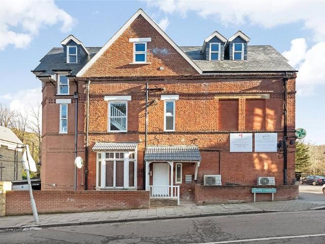 Chislehurst Road, Chislehurst, Kent, BR7 3 bed apartment to rent £2,030 pcm £468 pw