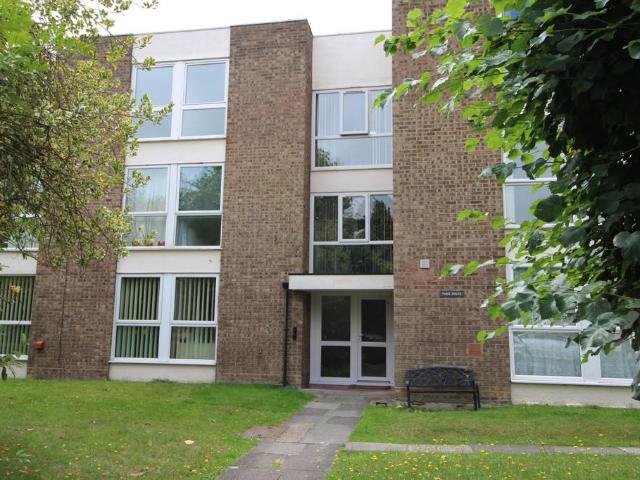 Chislehurst Road, Park House. 2 bed flat to rent £1,500 pcm £346 pw